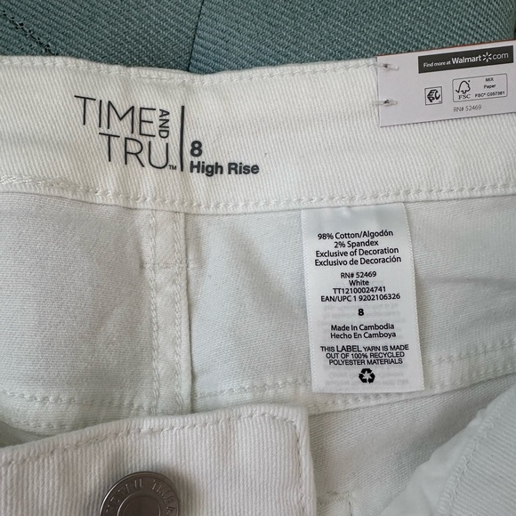 NWT Time and Tru white cut off shorts - Picture 4 of 4